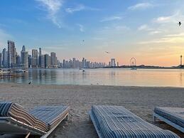 Waves - Palm Jumeirah Apt with Balco