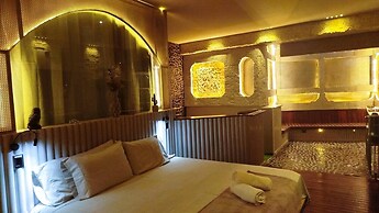 EleMYNT LifeStyle Hotel
