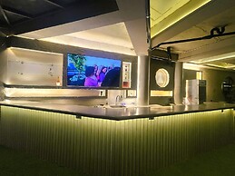 EleMYNT LifeStyle Hotel