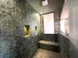 EleMYNT LifeStyle Hotel