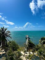 Ashton Court Belize