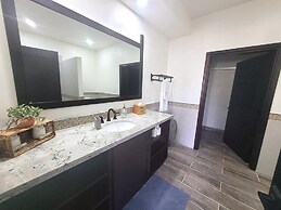 Ashton Court Belize