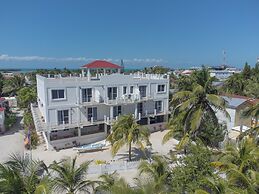 Ashton Court Belize