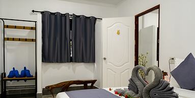 Villa - Sleeps 8 - Terrace - Beach Close