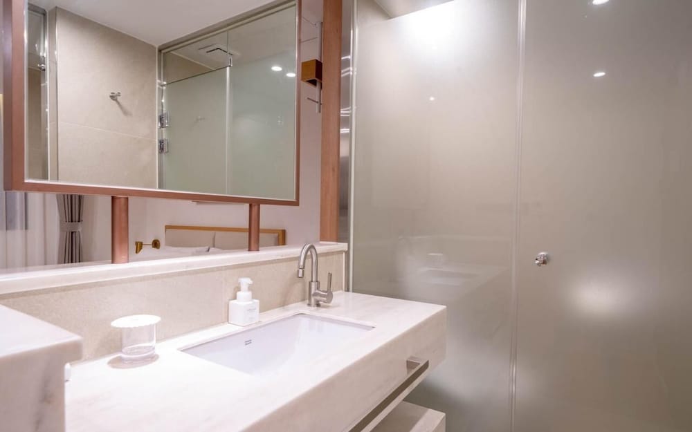 H-AVENUE HOTEL HAEUNDAE