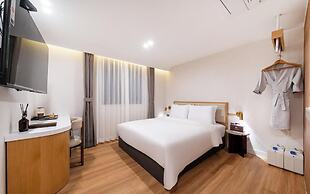 H-AVENUE HOTEL HAEUNDAE
