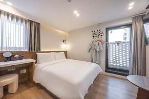 H-AVENUE HOTEL HAEUNDAE