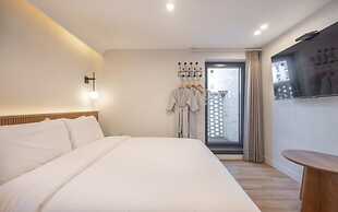 H-AVENUE HOTEL HAEUNDAE