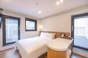 H-AVENUE HOTEL HAEUNDAE