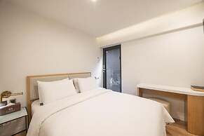 H-AVENUE HOTEL HAEUNDAE