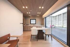 H-AVENUE HOTEL HAEUNDAE