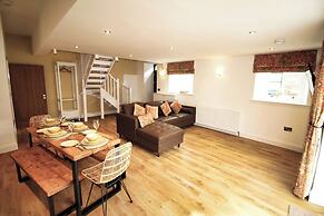 1 Bed Cottage - Plus Sofa Bed - Sleeps 4 - Pets