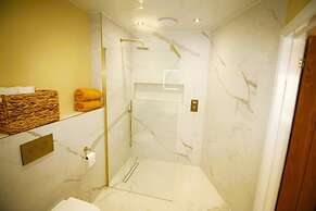1 Bed Cottage - Plus Sofa Bed - Sleeps 4 - Pets