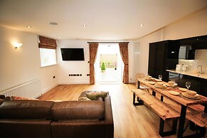 1 Bed Cottage - Plus Sofa Bed - Sleeps 4 - Pets