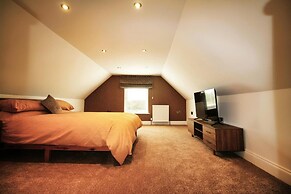 1 Bed Cottage - Plus Sofa Bed - Sleeps 4 - Pets