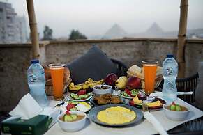 King Tut Hotel Museum & Pyramids View