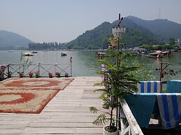 Houseboat New Dongola