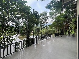 Lake House