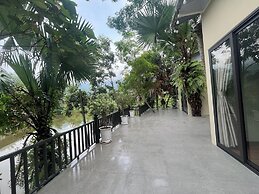 Lake House