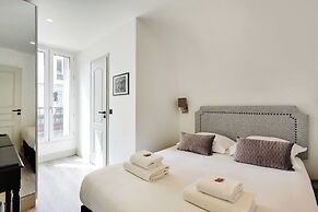 Modern Apartment & Terrace - 2br/6p - Near Nation