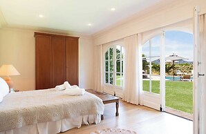 Magnificent House With Swimming Pool - 5br/10p - Gassin