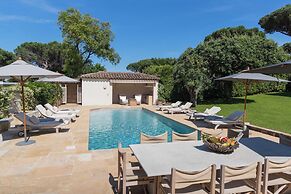 Magnificent House With Swimming Pool - 5br/10p - Gassin