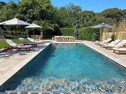 Magnificent House With Swimming Pool - 5br/10p - Gassin