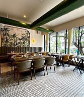 Galaxy Beacon Hotel