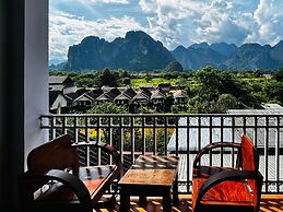 Domon Riverside Hotel