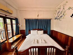Domon Riverside Hotel