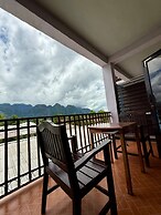 Domon Riverside Hotel