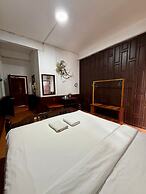 Domon Riverside Hotel