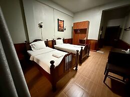Domon Riverside Hotel
