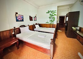 Domon Riverside Hotel