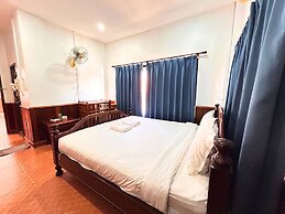 Domon Riverside Hotel