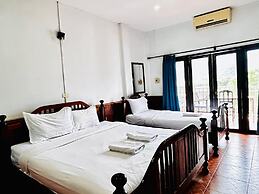 Domon Riverside Hotel