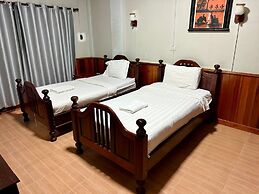 Domon Riverside Hotel