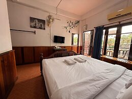Domon Riverside Hotel