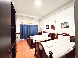 Domon Riverside Hotel
