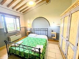 Spoleto Poolside - Sleeps 24