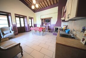 Spoleto Poolside - Sleeps 24
