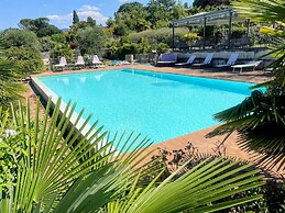 Spoleto Poolside - Sleeps 24