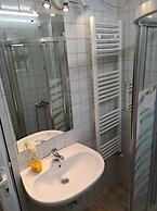 Downtown Apartment With Private Yard YR1