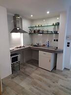 Downtown Apartment With Private Yard YR1