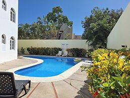 Costambar Beachfront Pool Apartment