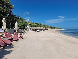 Costambar Beachfront Pool Apartment