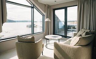 Season Hotel