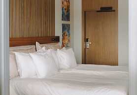 Season Hotel