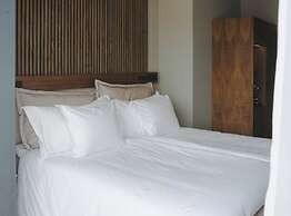 Season Hotel