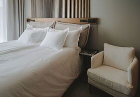 Season Hotel